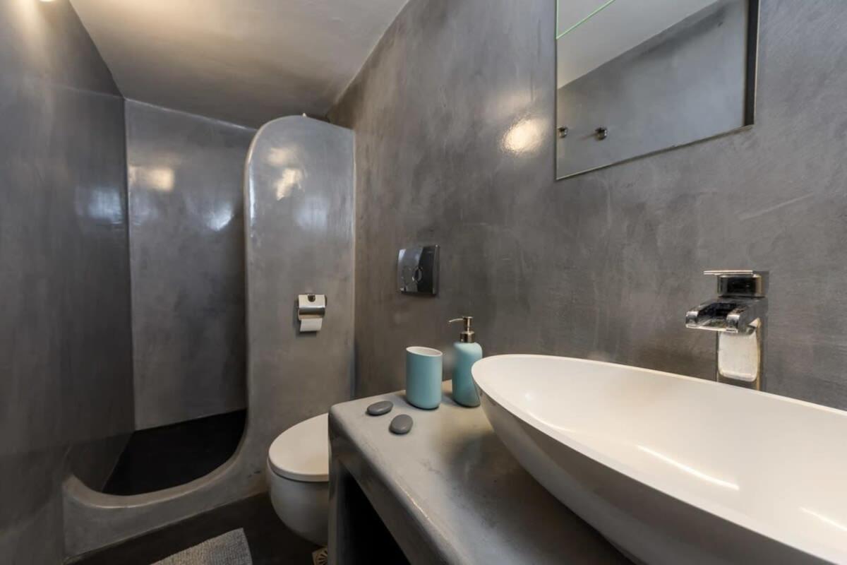 The Luna Suite With Jacuzzi Emporio  Extérieur photo